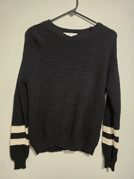 Black/White Time & Tru Sweater, Small