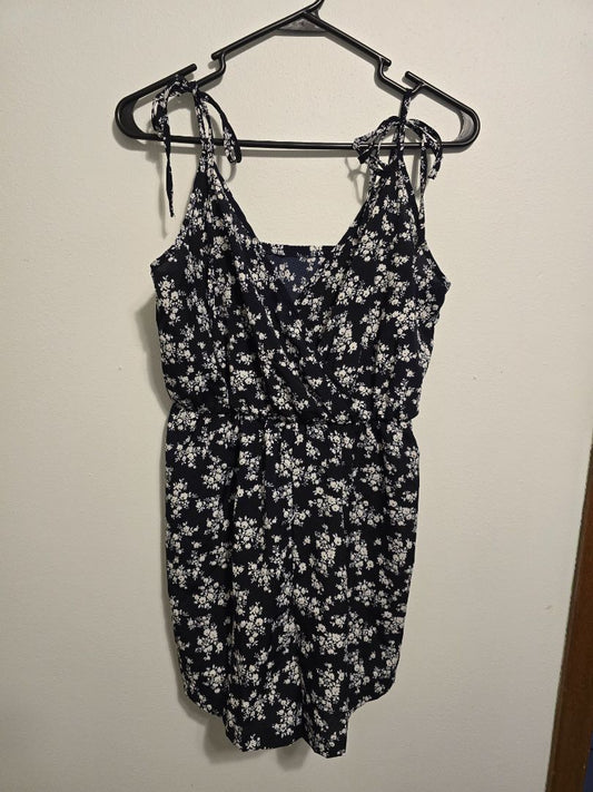 Navy/White Flower  Shorts Romper, Medium