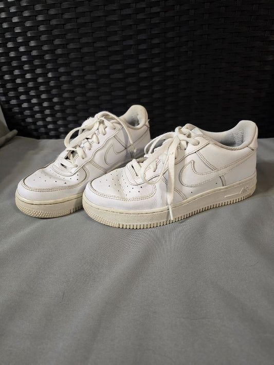 White NIKE Air Force Shoes, 5.5Y