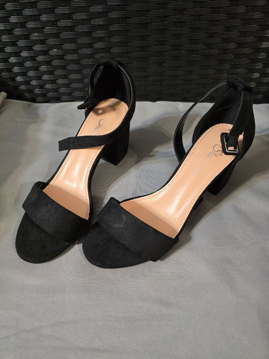Black Shoeland Shoes, 7