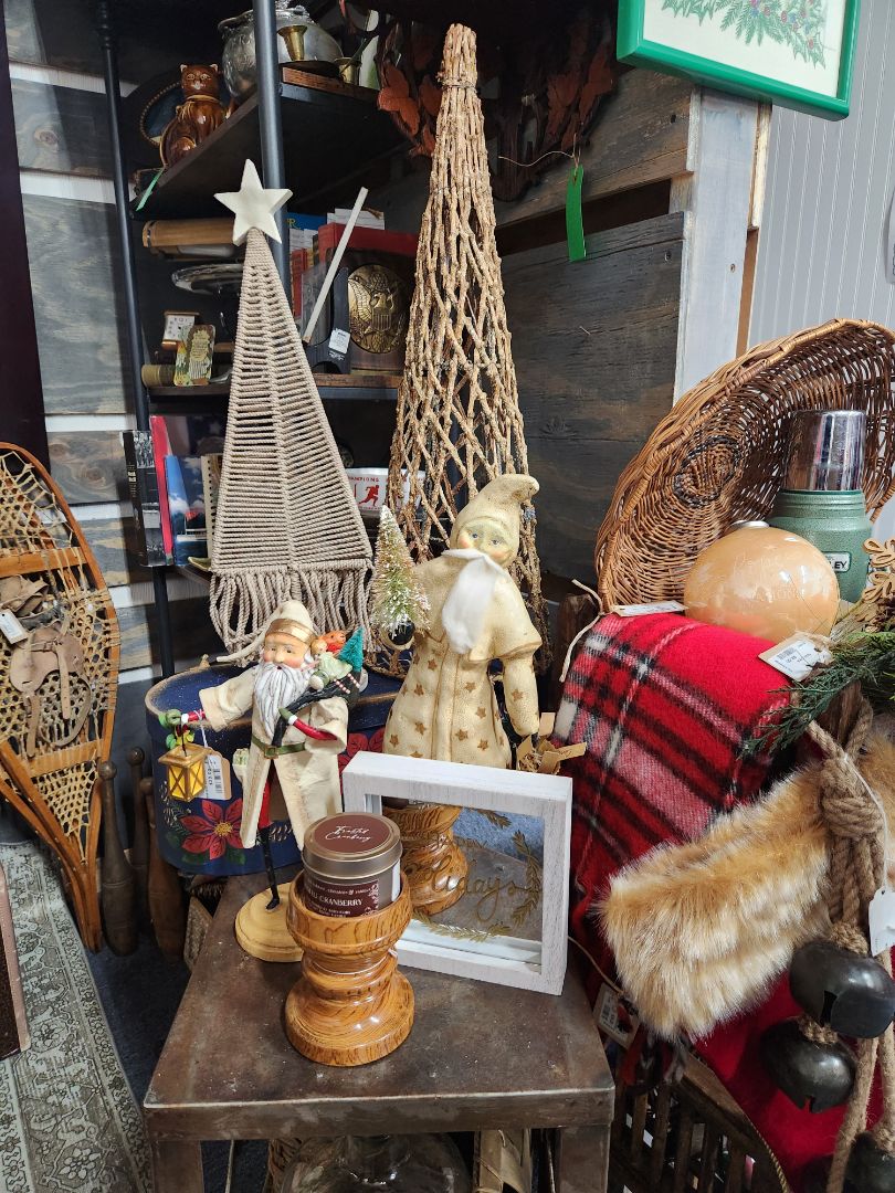 Macrame Tree w/ Wood Star - Medium