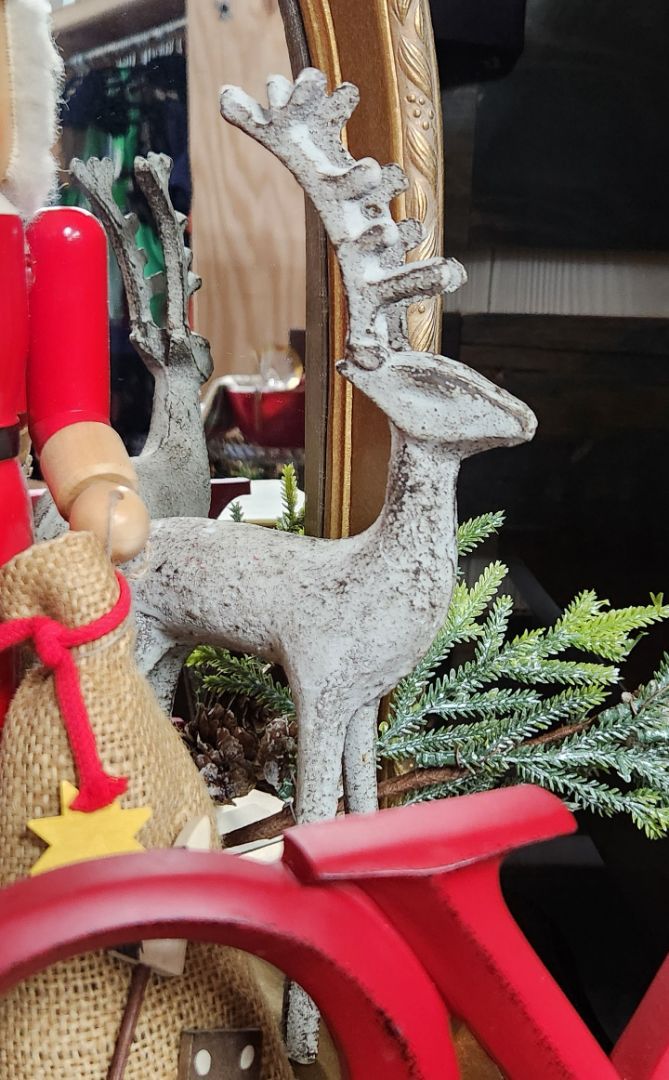 Vintage looking Metal Reindeer