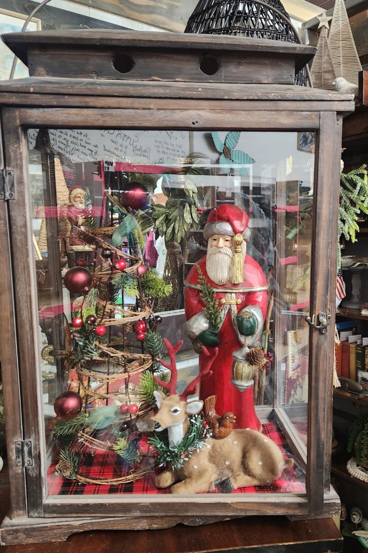 Large Display Case w/Wood Handle