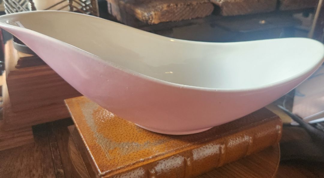 Hull USA - Vintage Pink Console 152