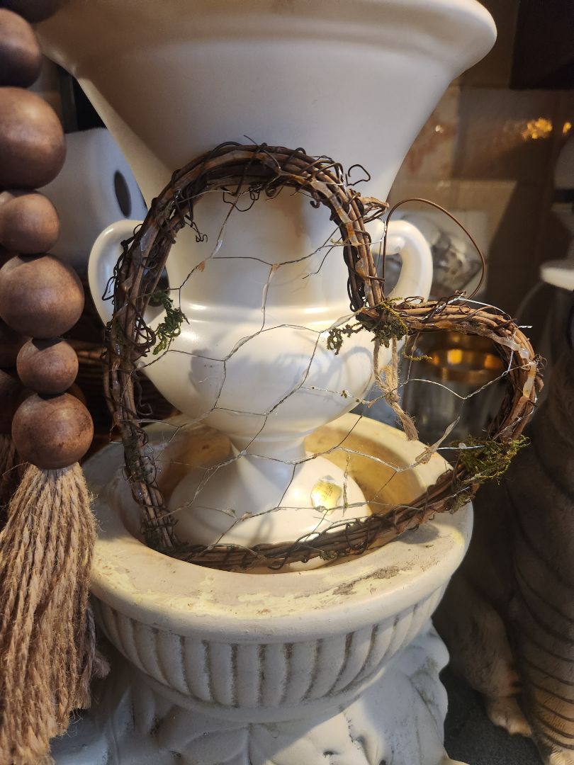Twig and Wire Heart w/Green Moss