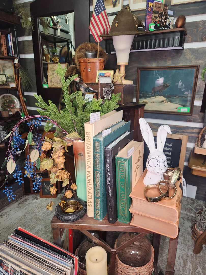 Distressed Rabbit w/Reading Glasses