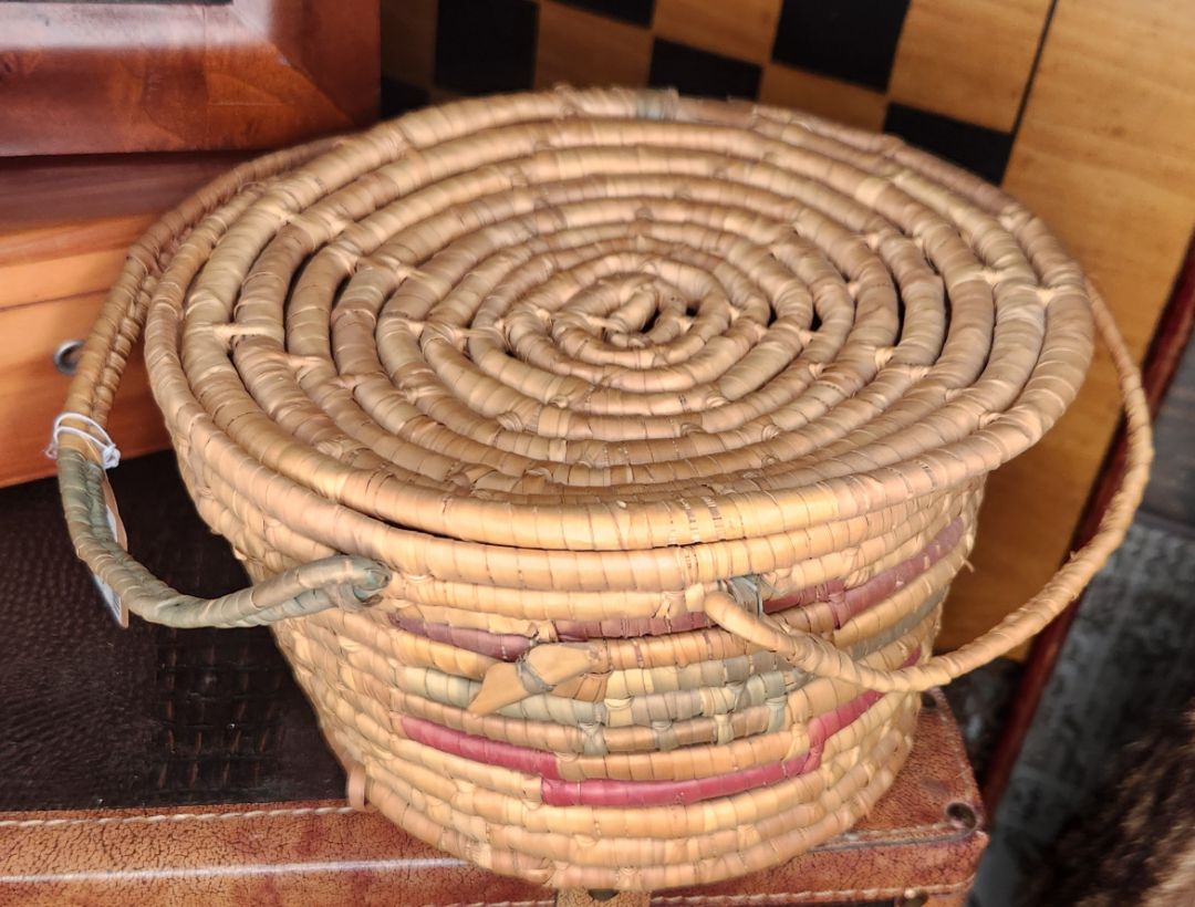 Vintage Basket w/Lid and Handles