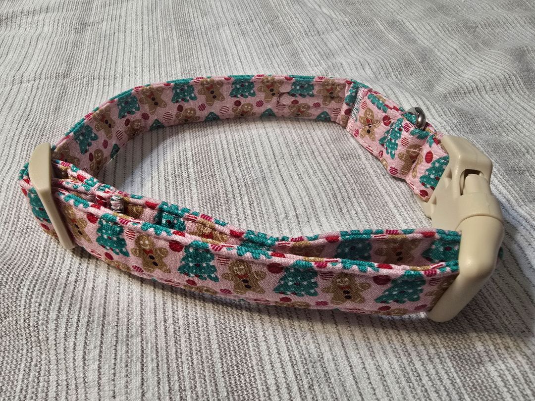 Pink Gingerbread/Tree Collar, Medium