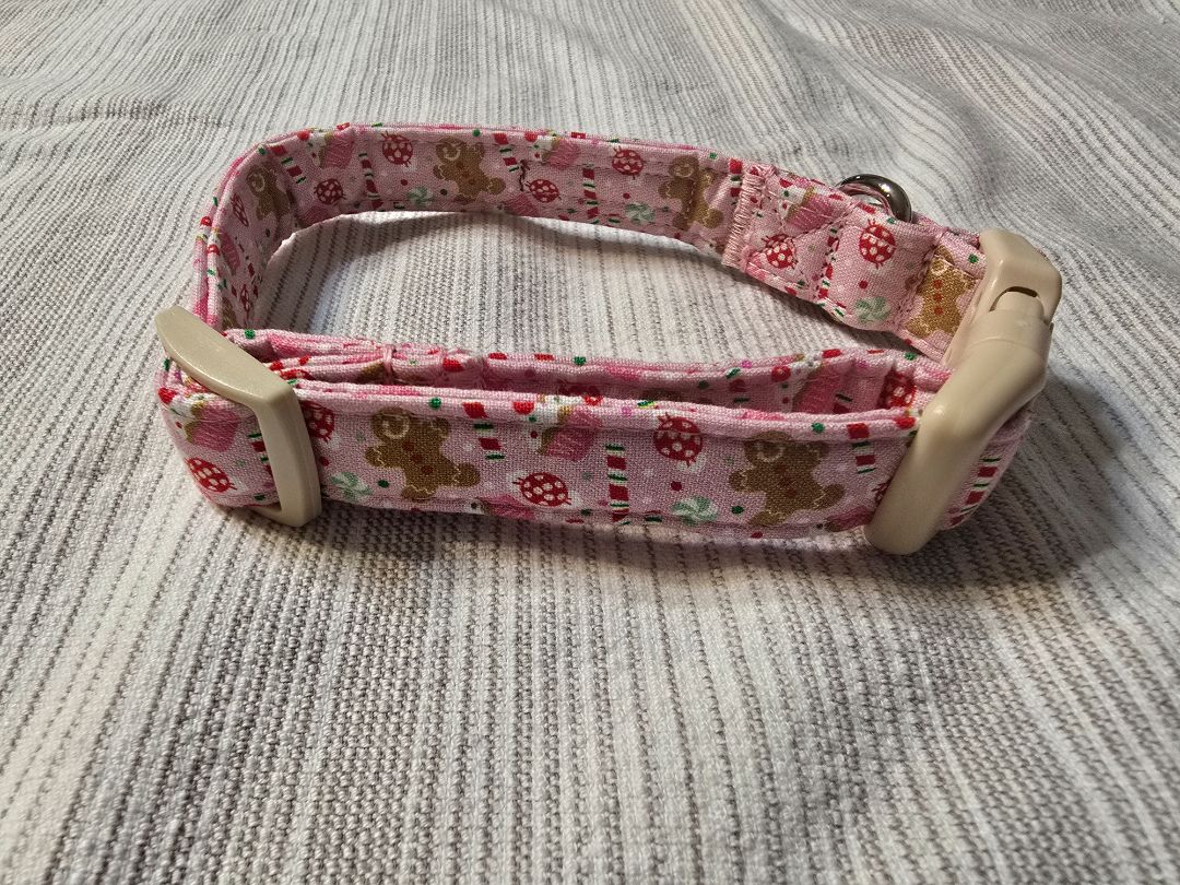 Pink Gingerbread Collar, Small