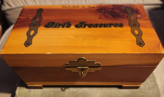 Vintage Cedar Trinket/Jewelry Box