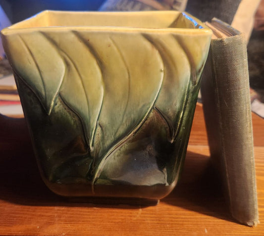 Vintage Hull USA Pottery Vase