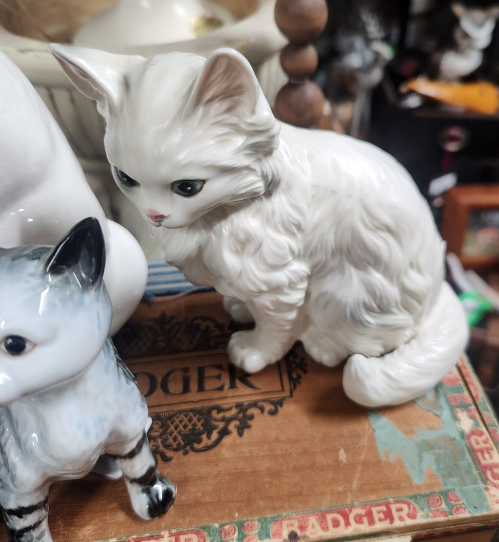 Vintage Lefton White Cat