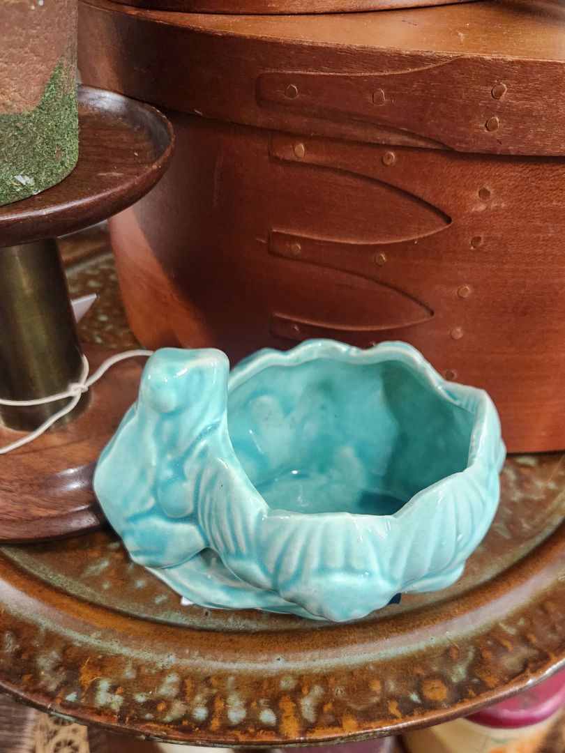 Frog Planter - vintage McCoy
