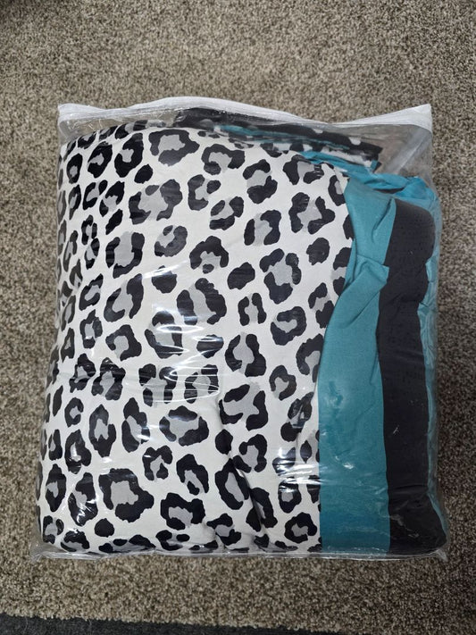 Teal/Black/White  Comforter w/ 2 Pillow Cases, King