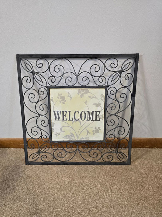 Welcome Hanging Decor, 19" x 19"