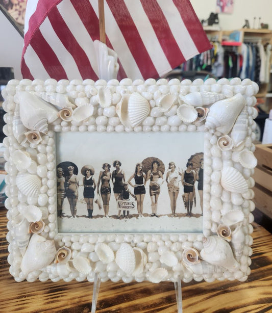 Seashell Frame w/Repo Print