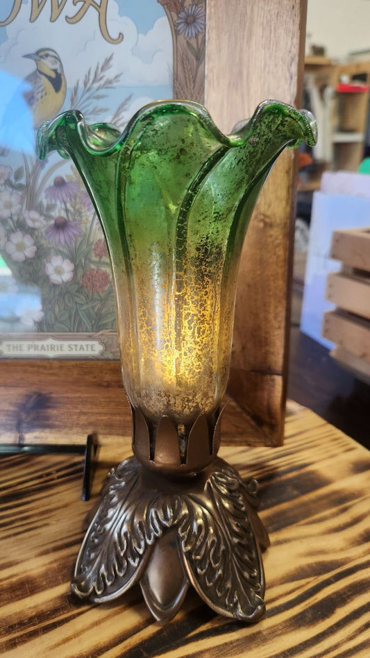 Vintage Looking Lamp Decor