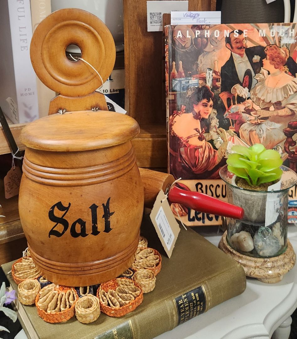 Wooden Salt Box - Treenware Vintage
