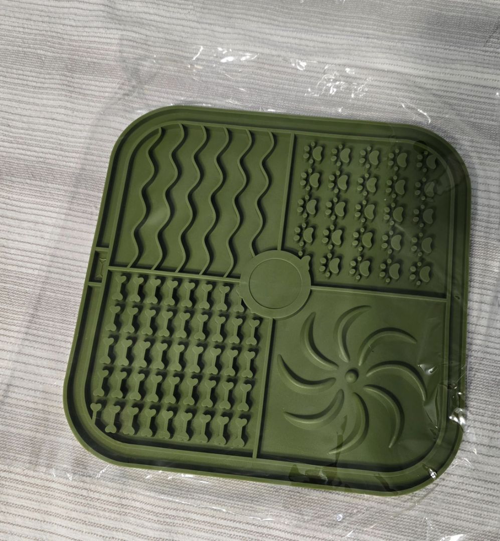 Green  Lick Mat, 8" x 8"