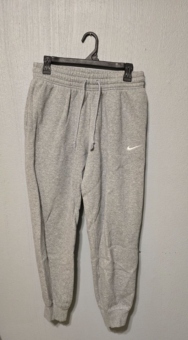 Nike Joggers, Medium,Gray, Amira’s closet