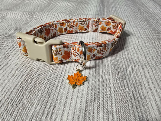 Leaves/Acorns Collar, Small,White, Amira’s dog treats