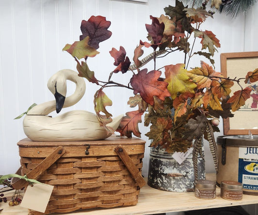 Wooden Swan Decor, DCH Family LLC