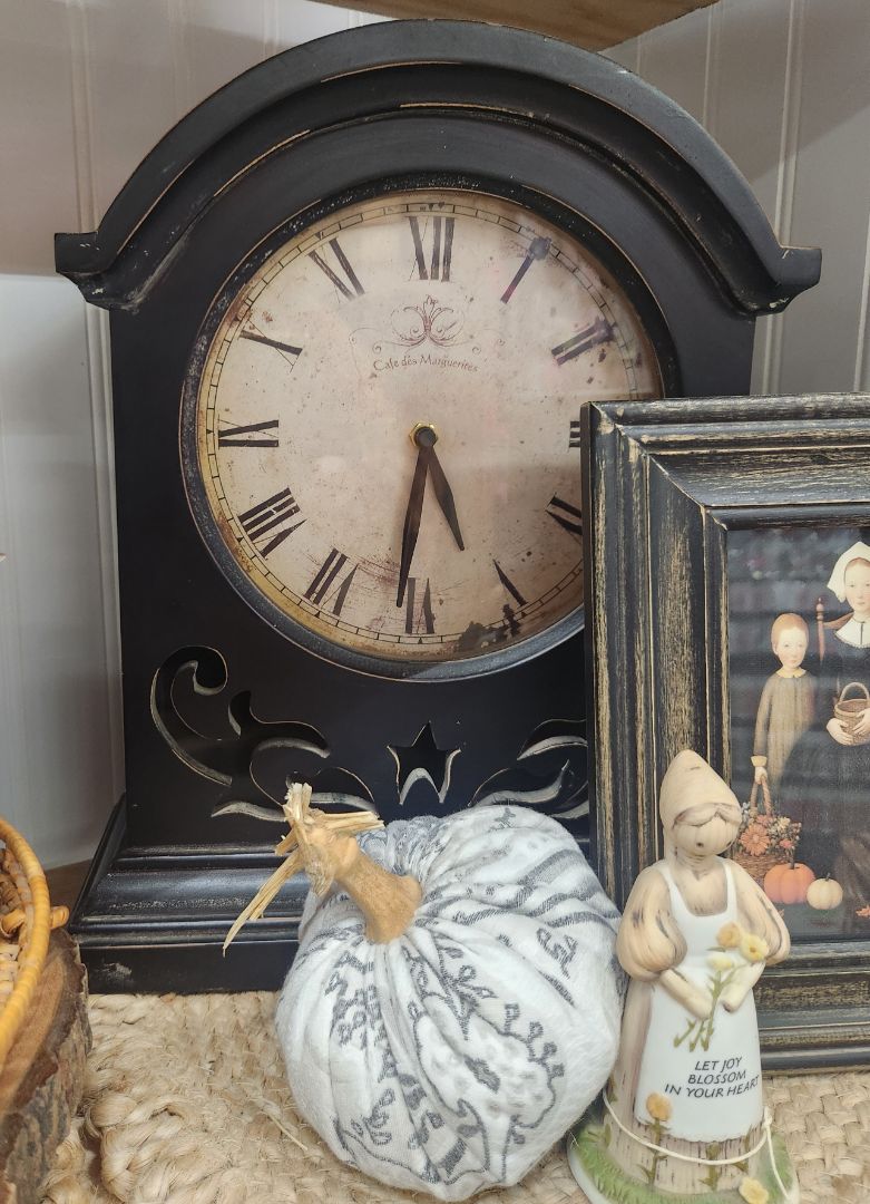 Clock Vintage Looking, DCH Family LLC