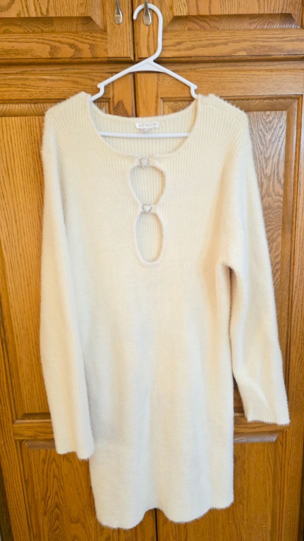 Cream Venus Dresses, 1X