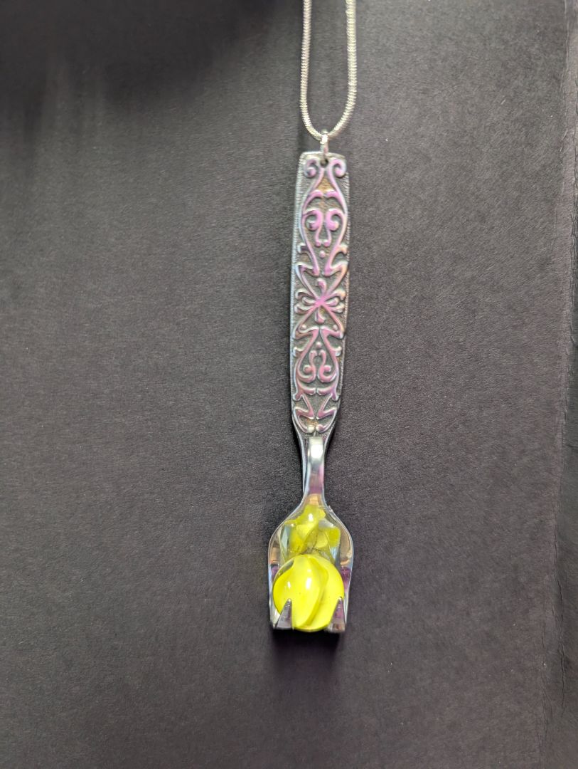 Necklace yellow marble