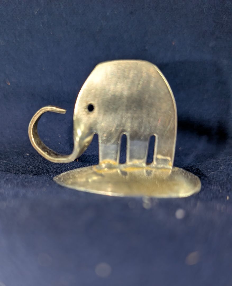 Spoon/fork elephant