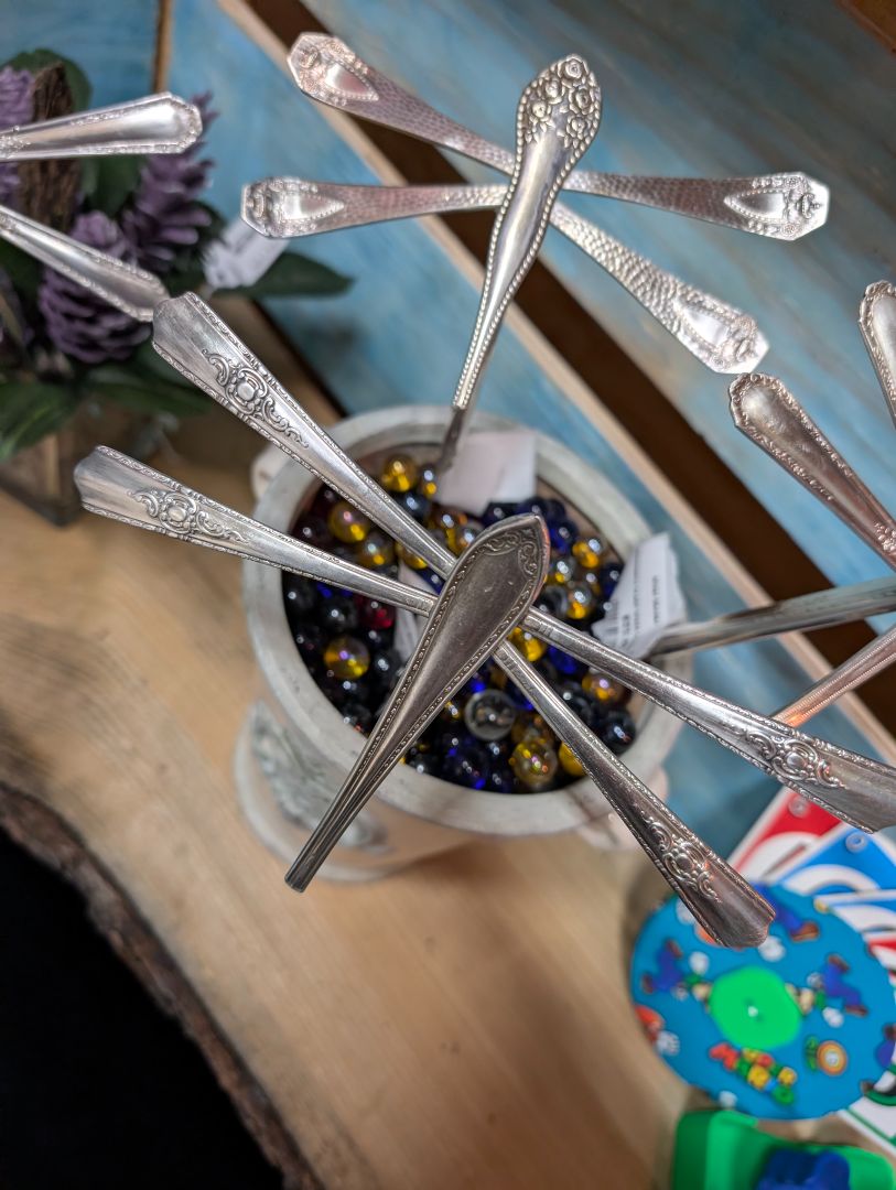 Dragonfly plant stake point