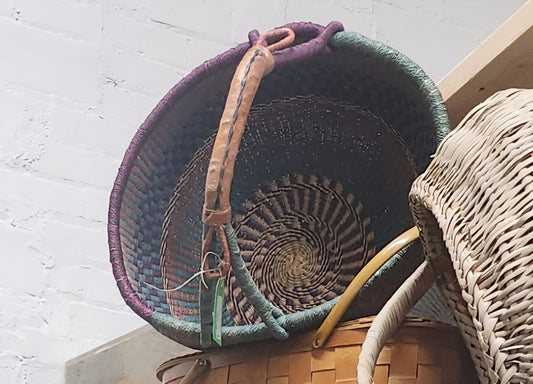 Basket w/leather
