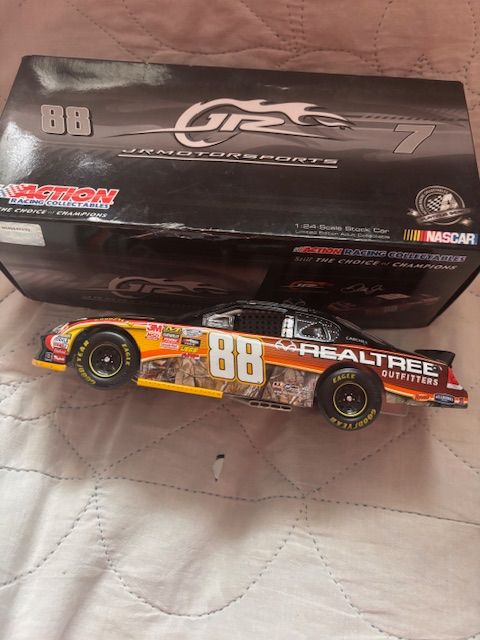 Nascar Realtree Dale E Jr Diecast, 1:24