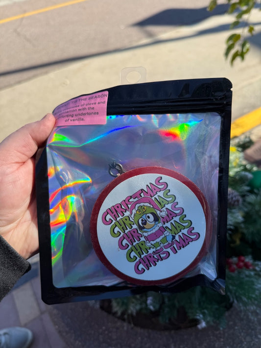 Bluey Grinch  Freshie, Large Circle