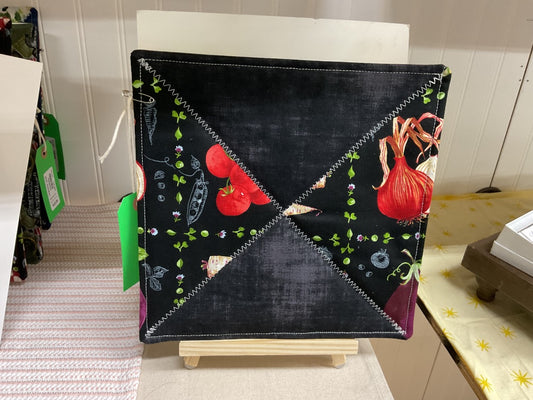 Black/Vegetable  Pot Holder, Small