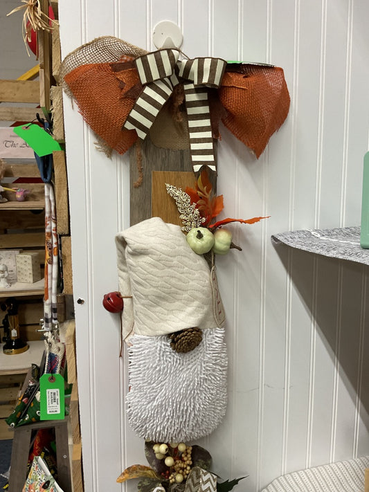Cream/Brown  Gnome Door Hangar