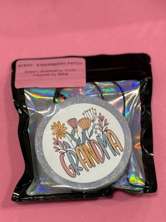 Grandma  Freshie, Small Circle