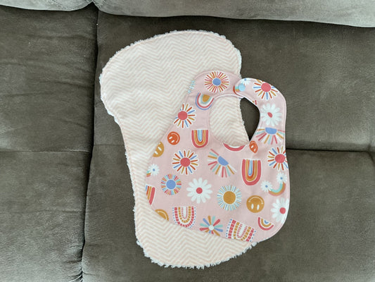 Peach Rainbow & Sun Baby Bib w/ 1 Burp Cloth, Small