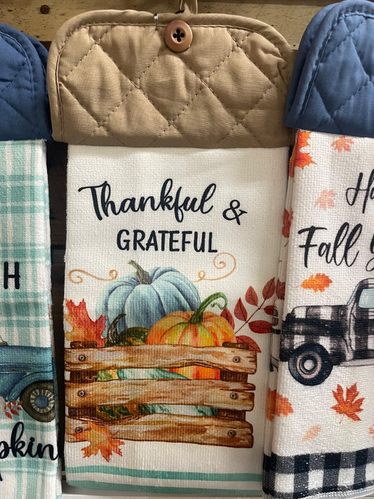 Tan “Thankful & Grateful” Kitchen Towel w/ Pot Holder