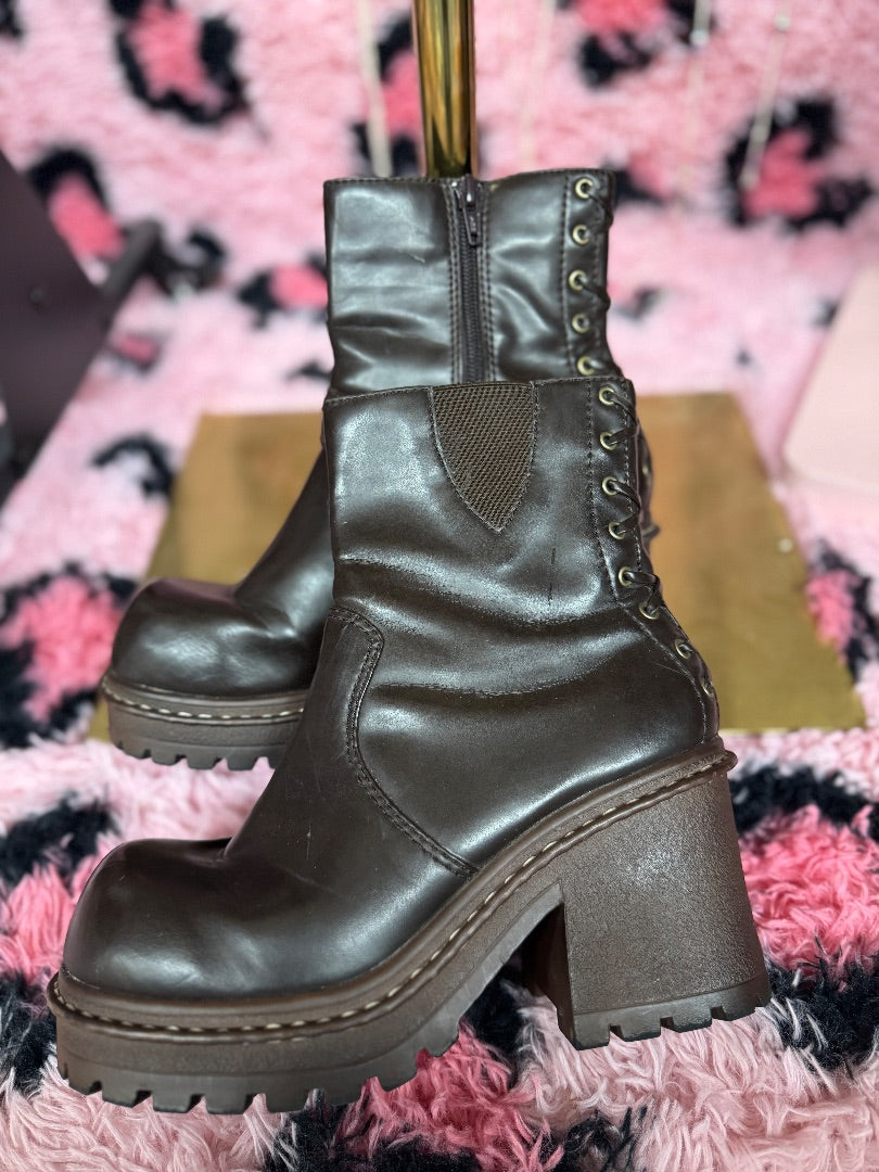 Brown  Bratzcore boots, 7 1/2