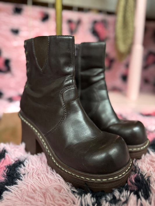 Brown  Bratzcore boots, 7 1/2