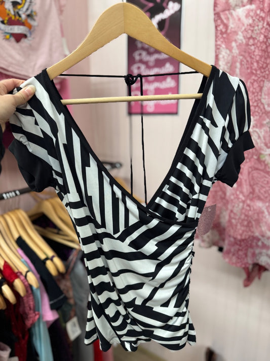 Black/white Colori Y2K abstract top, small