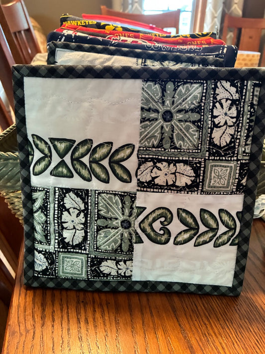 Green/Black  Pot Holder, Medium