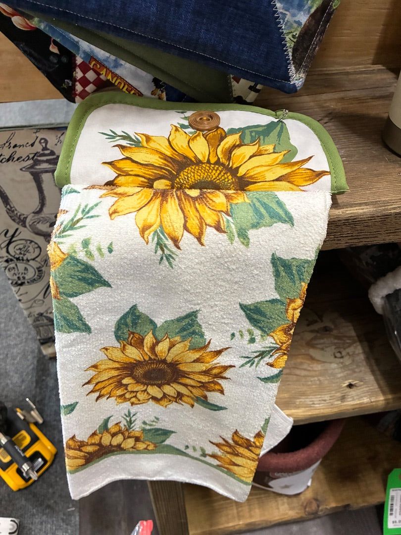 Kitchen Towel w/ Pot Holder,Sunflower, Sew Crafty Patch