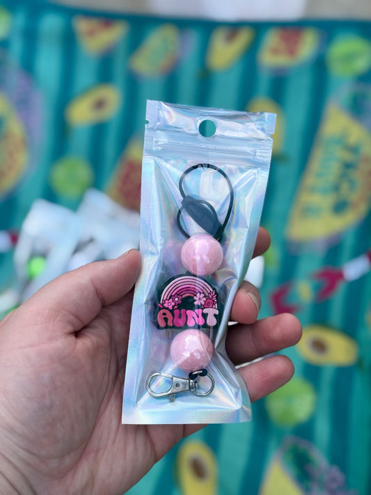 Aunt  Freshie Hanger