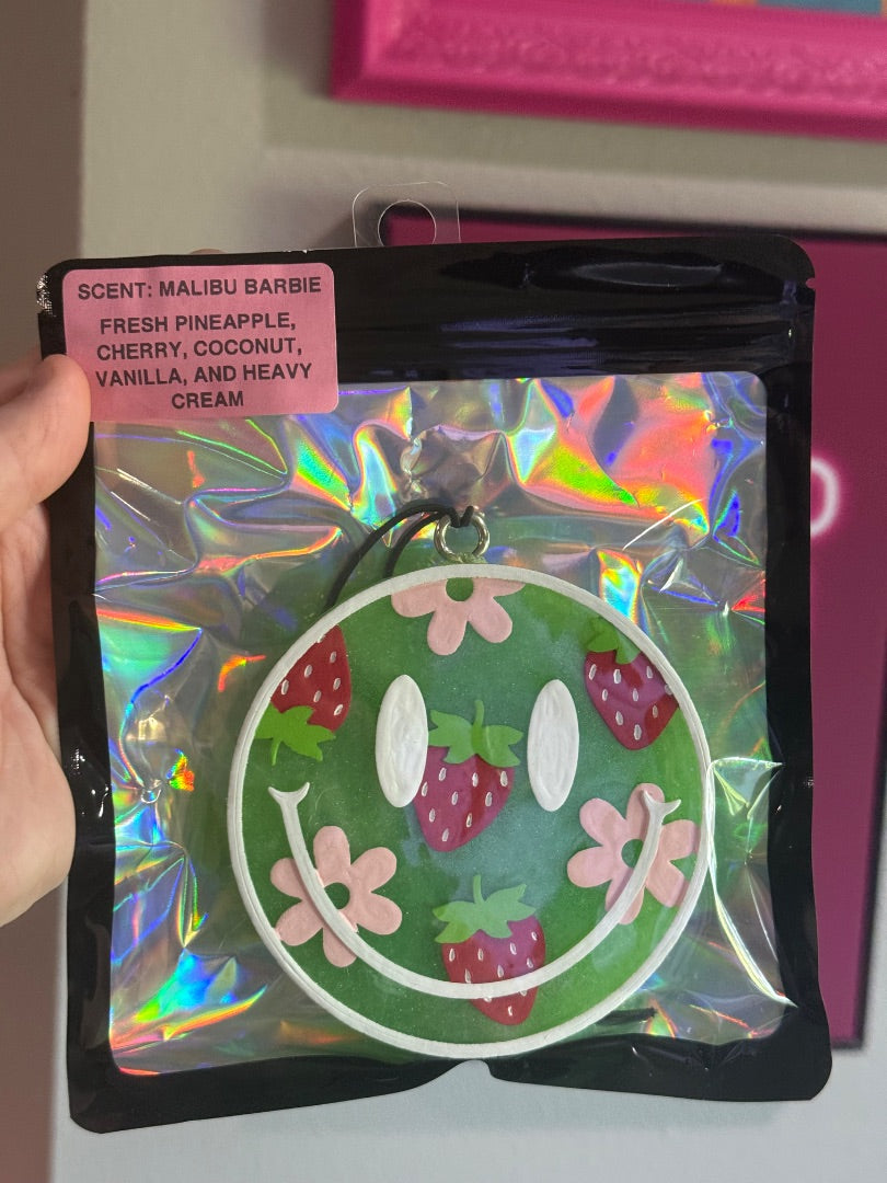 Green Strawberry Smiley  Freshie