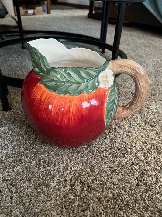 Delicious Pfaltzgraff Apple-shaped Pitcher