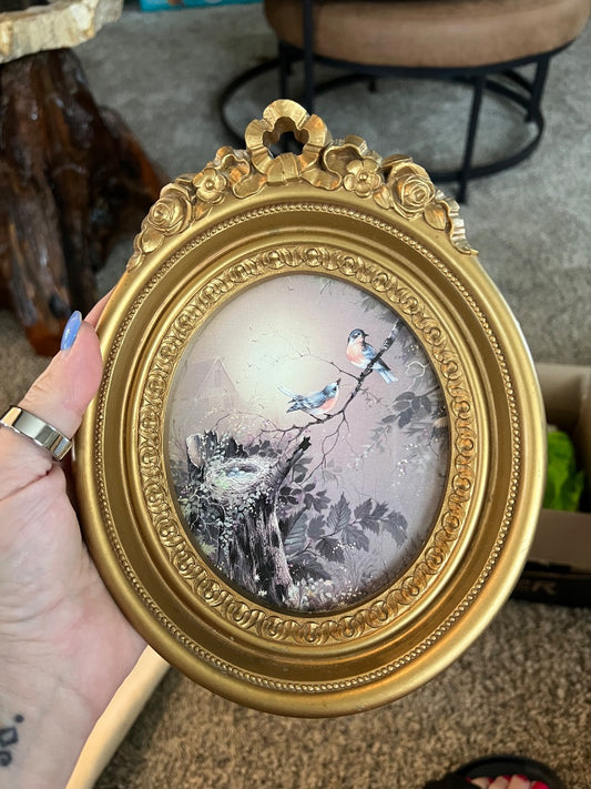 Homeco Bird pic with Gold-colored ornate frame