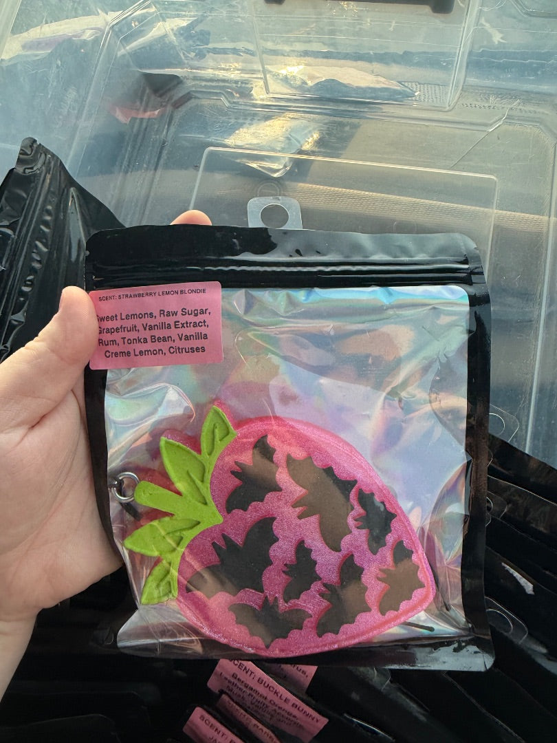 Strawberry Bat SLB  Freshie, Full Size