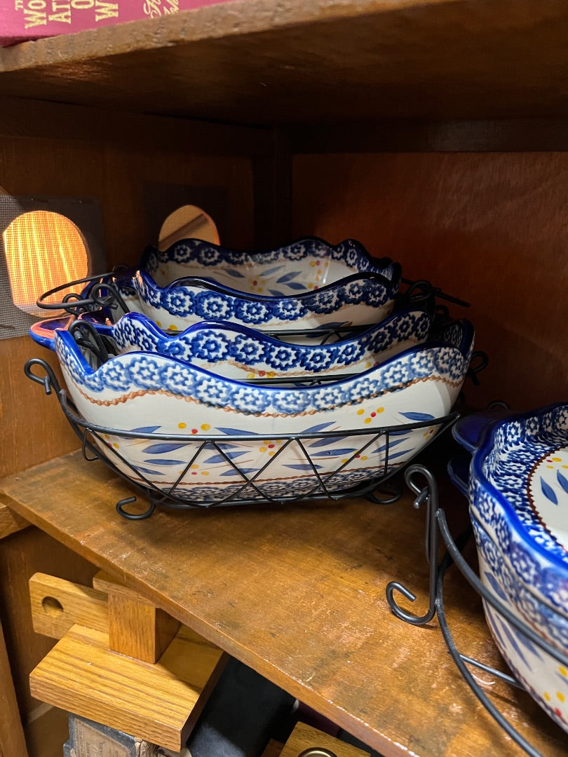 Temp-tations Stacked bowls w/ wire baskets